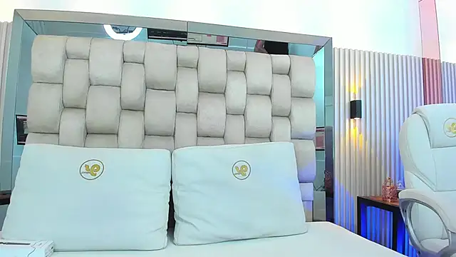 ashlyn parker online show from 02/05/25, 07:53