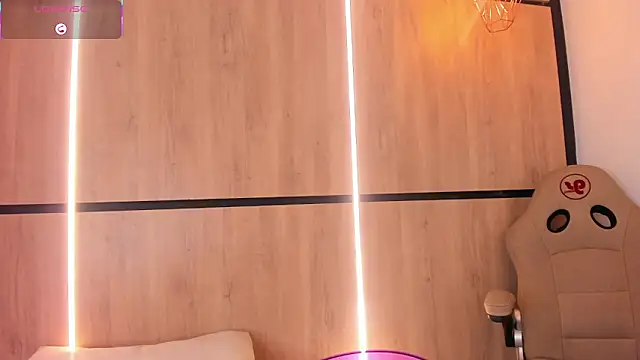 ashlyn parker online show from 11/29/25, 08:23