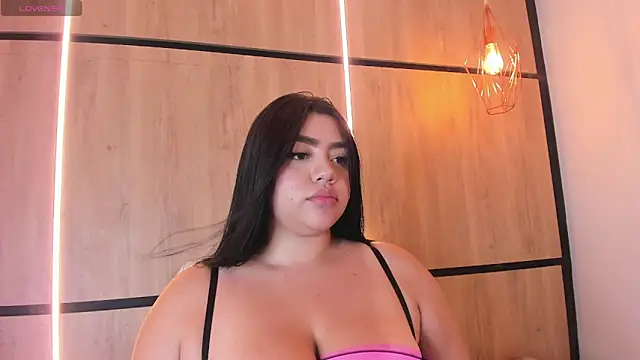 Snapshot of ashlyn_parker chatting on 12/16/25, 09:42 ashlyn parker online show from 12/16/25, 09:42