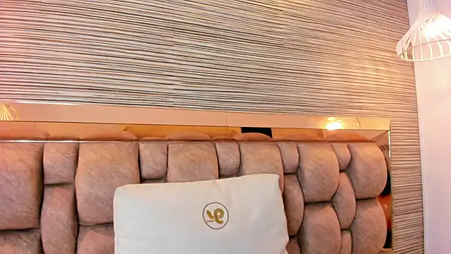 Snapshot of ashlyn_parker chatting on 01/08/26, 08:44 ashlyn parker online show from 01/08/26, 08:44