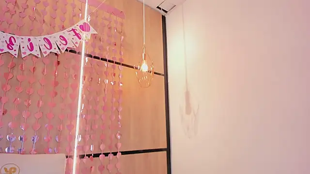 Snapshot of ashlyn_parker chatting on 02/14/26, 07:54 ashlyn parker online show from 02/14/26, 07:54