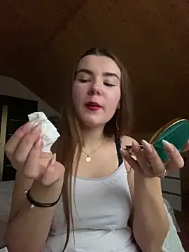 mewKate online show from 03/02/25, 03:37