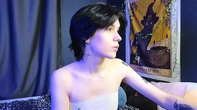 Hyeon Jin online show from 02/06/25, 08:34