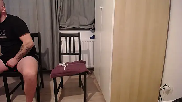 Snapshot of adryanyou46 chatting on 02/27/25, 07:04 adryanyou46 online show from 02/27/25, 07:04