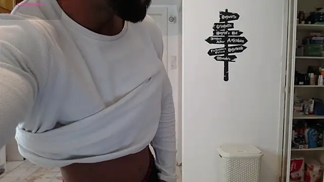 Snapshot of todddantes25 chatting on 03/07/25, 04:24 todddantes25 online show from 03/07/25, 04:24