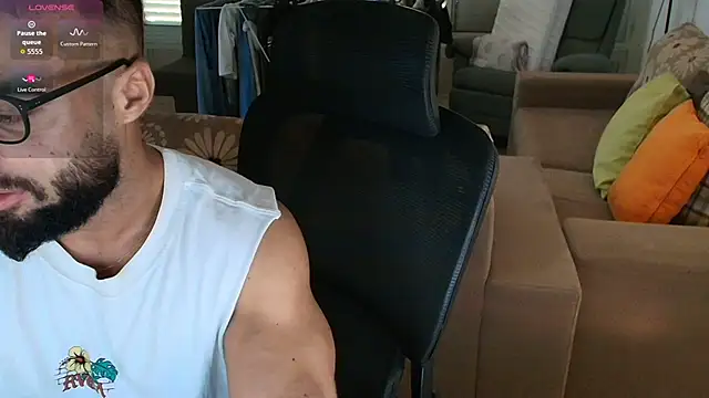 todddantes25 online show from 04/18/26, 04:49