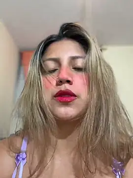 Snapshot of Adrianisx chatting on 04/02/26, 04:21 Adrianisx online show from 04/02/26, 04:21