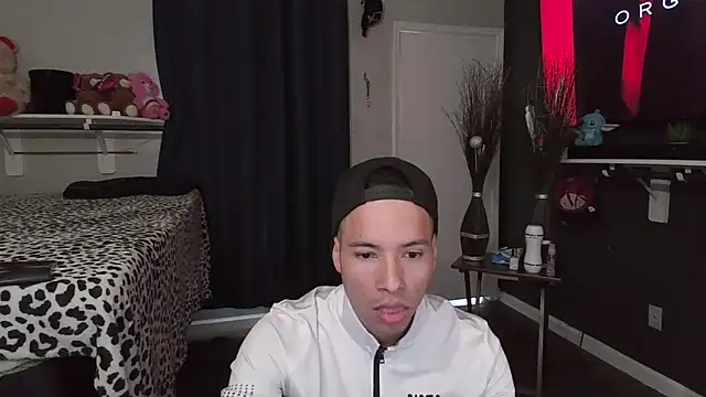 azzel19 online show from 01/06/25, 08:18