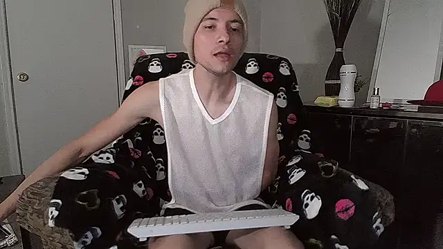 azzel19 online show from 01/28/25, 01:08