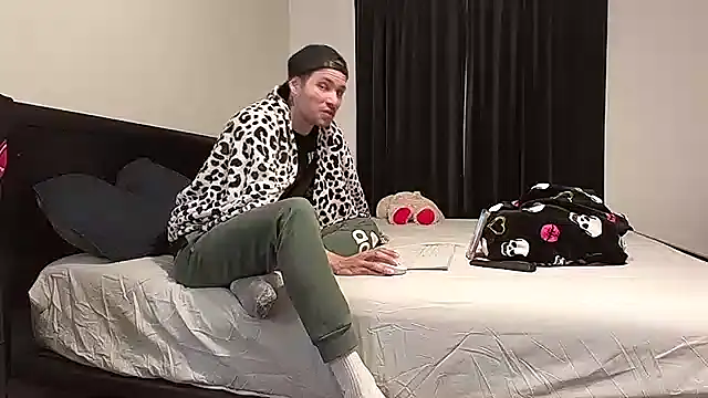 azzel19 online show from 02/14/25, 12:30