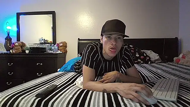 azzel19 online show from 02/22/25, 05:12