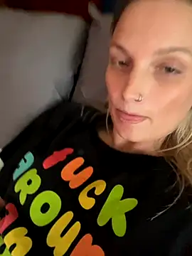 Snapshot of justpeachybaby chatting on 09/30/25, 08:58 justpeachybaby online show from 09/30/25, 08:58