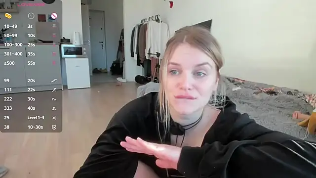 shiny bunnyyy online show from 01/18/25, 11:21