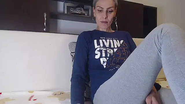 AshlineKatte online show from 09/26/25, 06:23