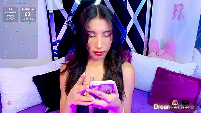 Snapshot of Silver_Rosex chatting on 04/19/26, 12:11 Silver Rosex online show from 04/19/26, 12:11