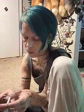 Snapshot of trashbrat chatting on 11/10/25, 01:48 trashbrat online show from 11/10/25, 01:48