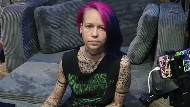 Snapshot of trashbrat chatting on 03/23/26, 11:14 trashbrat online show from 03/23/26, 11:14