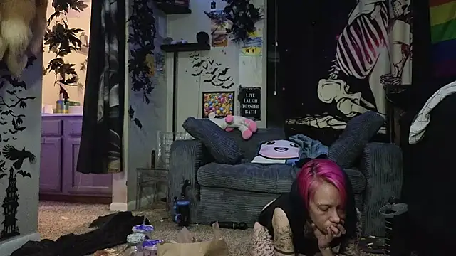 Snapshot of trashbrat chatting on 03/30/26, 08:15 trashbrat online show from 03/30/26, 08:15