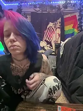 Snapshot of trashbrat chatting on 03/31/26, 01:07 trashbrat online show from 03/31/26, 01:07