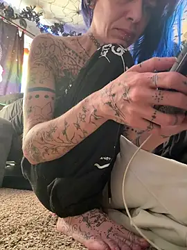 Snapshot of trashbrat chatting on 04/01/26, 04:48 trashbrat online show from 04/01/26, 04:48