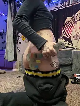 Snapshot of trashbrat chatting on 04/04/26, 06:00 trashbrat online show from 04/04/26, 06:00