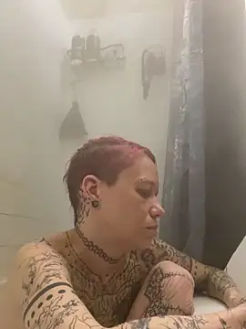 Snapshot of trashbrat chatting on 04/05/26, 05:04 trashbrat online show from 04/05/26, 05:04