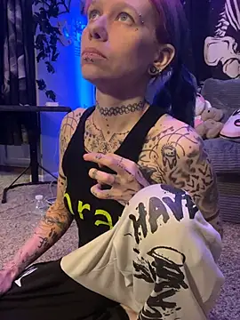 Snapshot of trashbrat chatting on 04/09/26, 06:19 trashbrat online show from 04/09/26, 06:19