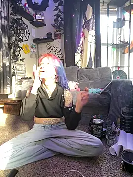 Snapshot of trashbrat chatting on 04/15/26, 11:05 trashbrat online show from 04/15/26, 11:05