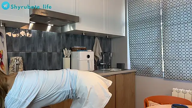 Snapshot of Shyrubate chatting on 04/11/26, 06:18 Shyrubate online show from 04/11/26, 06:18