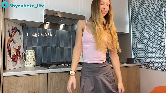 Snapshot of Shyrubate chatting on 04/21/26, 06:20 Shyrubate online show from 04/21/26, 06:20