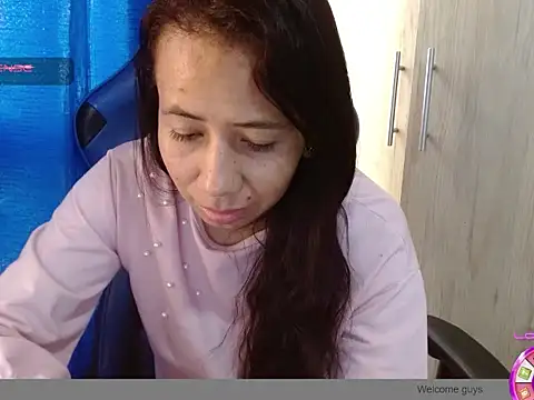 Danielagomez33 online show from 03/25/26, 01:28