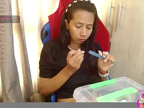 Danielagomez33 online show from 04/07/26, 12:16