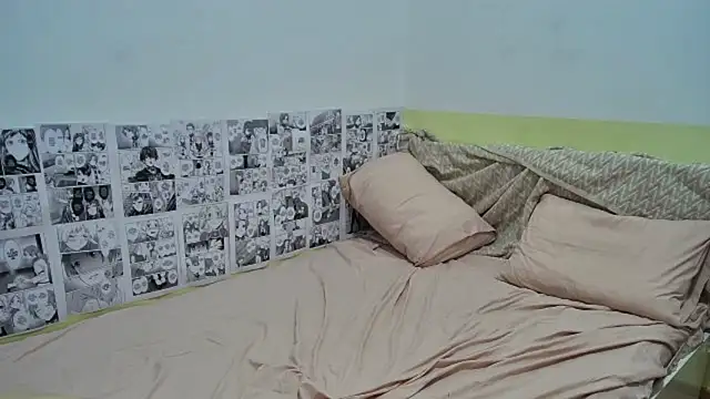 Snapshot of ashleyXthaur_ chatting on 02/15/25, 07:06 ashleyXthaur online show from 02/15/25, 07:06