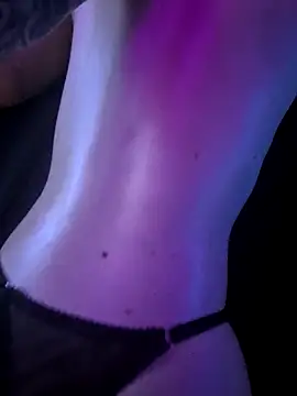 Snapshot of IceFoxy chatting on 10/26/25, 05:19 IceFoxy online show from 10/26/25, 05:19