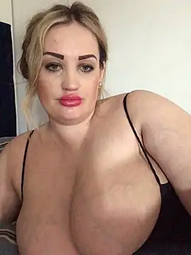 Snapshot of VikiiStoun chatting on 03/14/25, 01:57 VikiiStoun online show from 03/14/25, 01:57