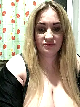 Snapshot of VikiiStoun chatting on 10/11/25, 09:13 VikiiStoun online show from 10/11/25, 09:13