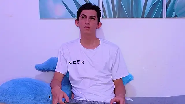 Ana and Leo online show from 02/22/26, 03:43