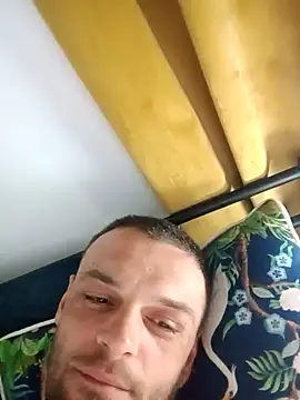 Snapshot of emileeion chatting on 11/09/25, 12:53 emileeion online show from 11/09/25, 12:53