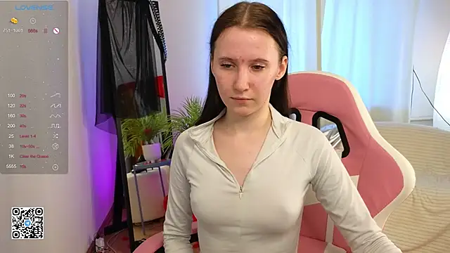 mon lola online show from 02/21/25, 11:55