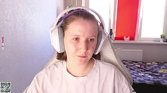 mon lola online show from 09/24/25, 01:25