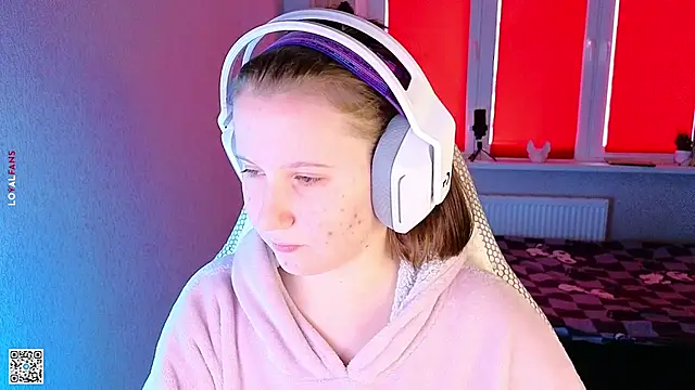 mon lola online show from 09/30/25, 11:48