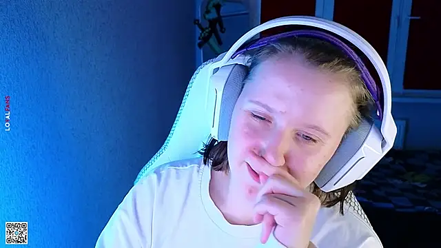 mon lola online show from 10/02/25, 06:37