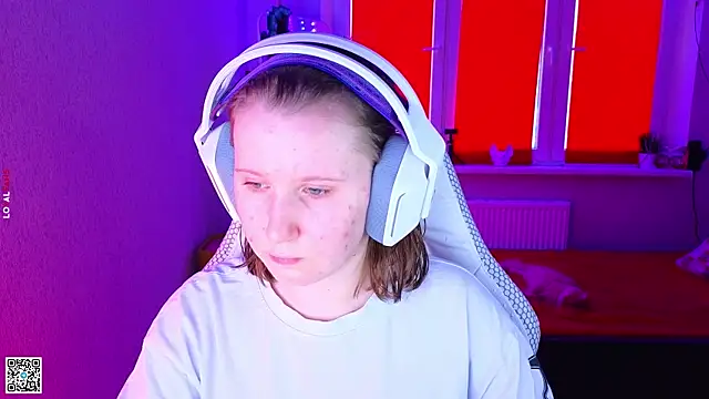 mon lola online show from 11/24/25, 12:38