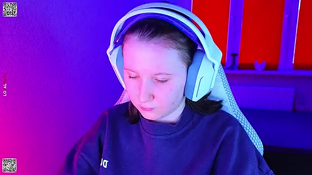 Snapshot of mon_lola chatting on 01/11/26, 10:20 mon lola online show from 01/11/26, 10:20