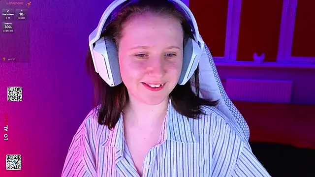 Snapshot of mon_lola chatting on 02/28/26, 07:37 mon lola online show from 02/28/26, 07:37