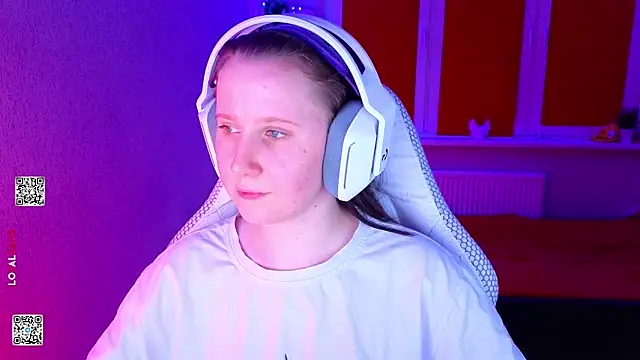 Snapshot of mon_lola chatting on 03/06/26, 06:26 mon lola online show from 03/06/26, 06:26