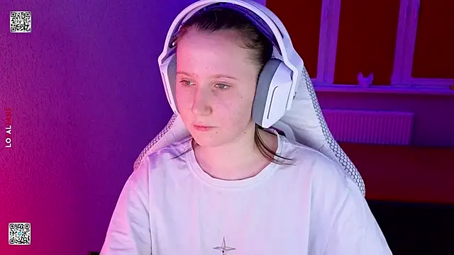 Snapshot of mon_lola chatting on 03/13/26, 05:08 mon lola online show from 03/13/26, 05:08