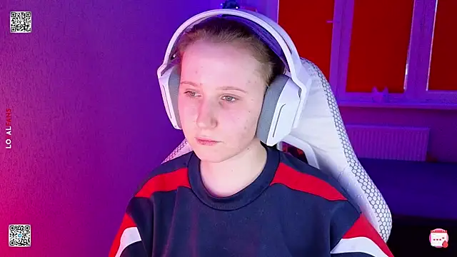 Snapshot of mon_lola chatting on 03/23/26, 03:16 mon lola online show from 03/23/26, 03:16