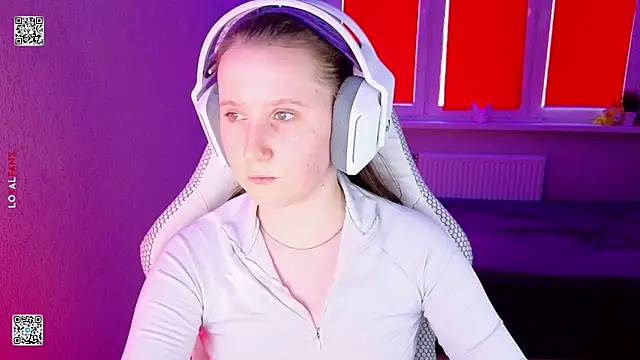 Snapshot of mon_lola chatting on 03/26/26, 11:16 mon lola online show from 03/26/26, 11:16