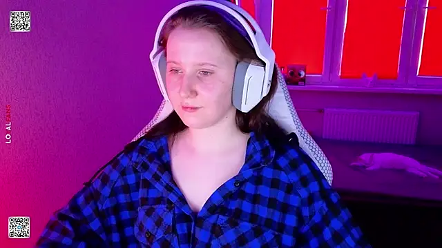 Snapshot of mon_lola chatting on 03/31/26, 09:21 mon lola online show from 03/31/26, 09:21